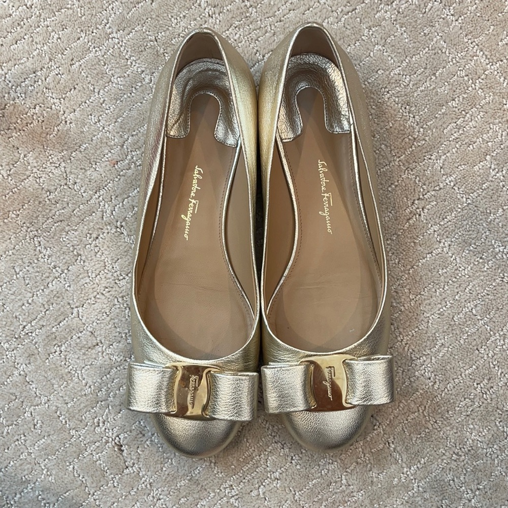 Ferragamo ballet gold flats size 8